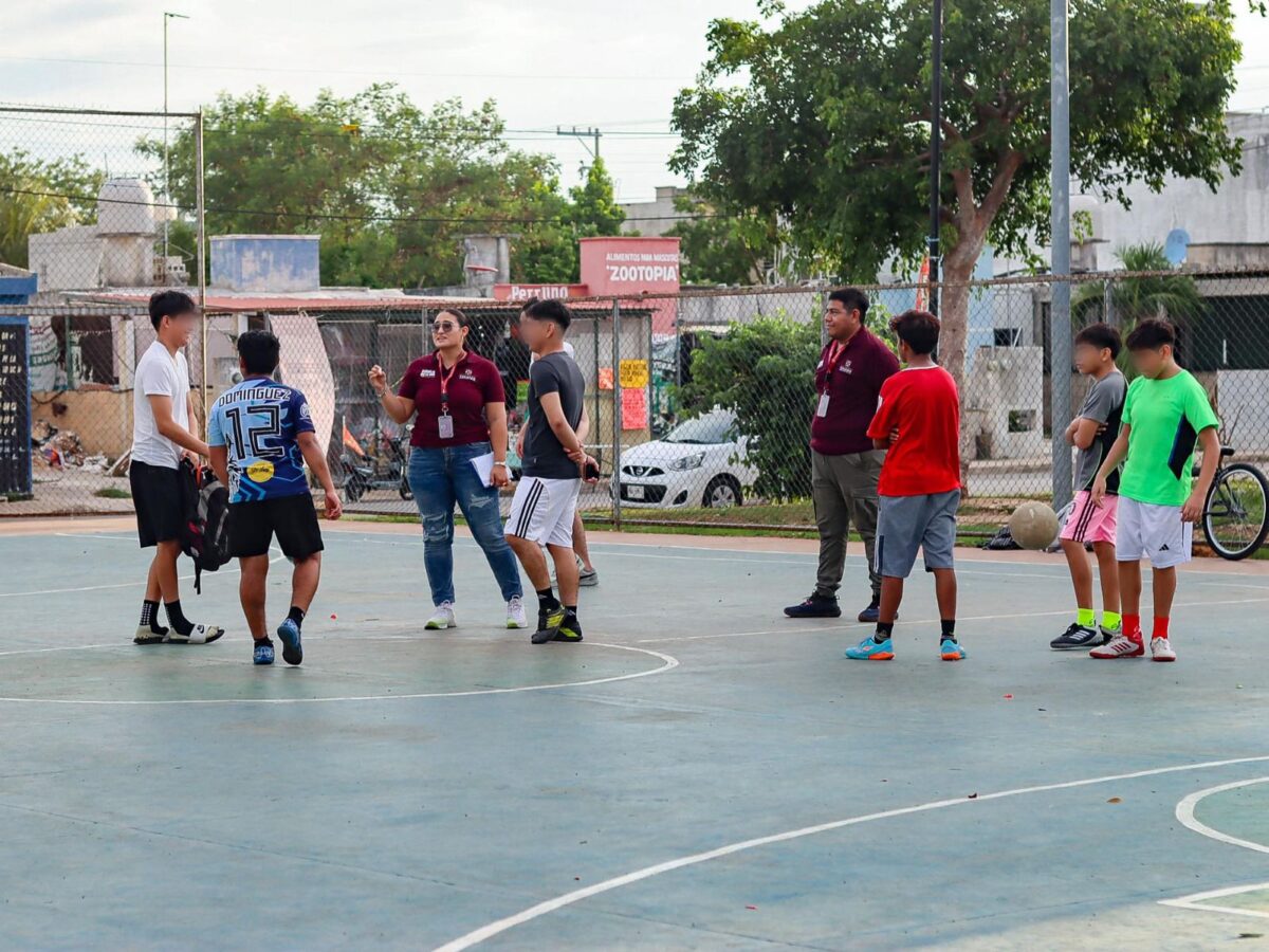 La Feria de la Prevención Yóok’ol Kaab fortalece el tejido social en Mérida con actividades recreativas y deportivas en espacios públicos.