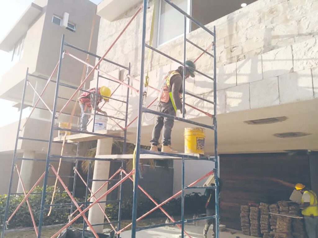 Aumentan precios de insumos y afectan obras públicas y privadas en Yucatán