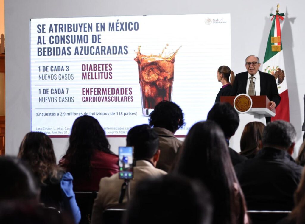 Secretaría de Salud: 166 litros de refresco consume un mexicano al año