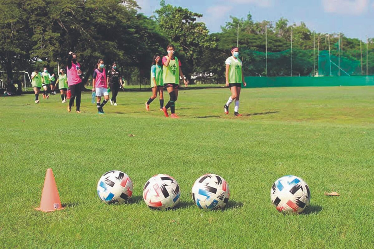 Unidad Deportiva Kukulkán en Mérida recibe hasta 5 mil personas los fines de semana gracias a su política de puertas abiertas.