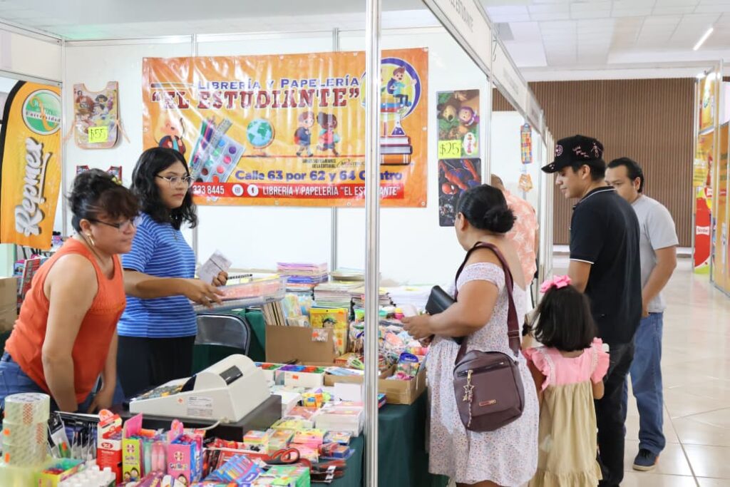 Arranca la Feria del Regreso a Clases en el Centro de Convenciones de CANACO Mérida