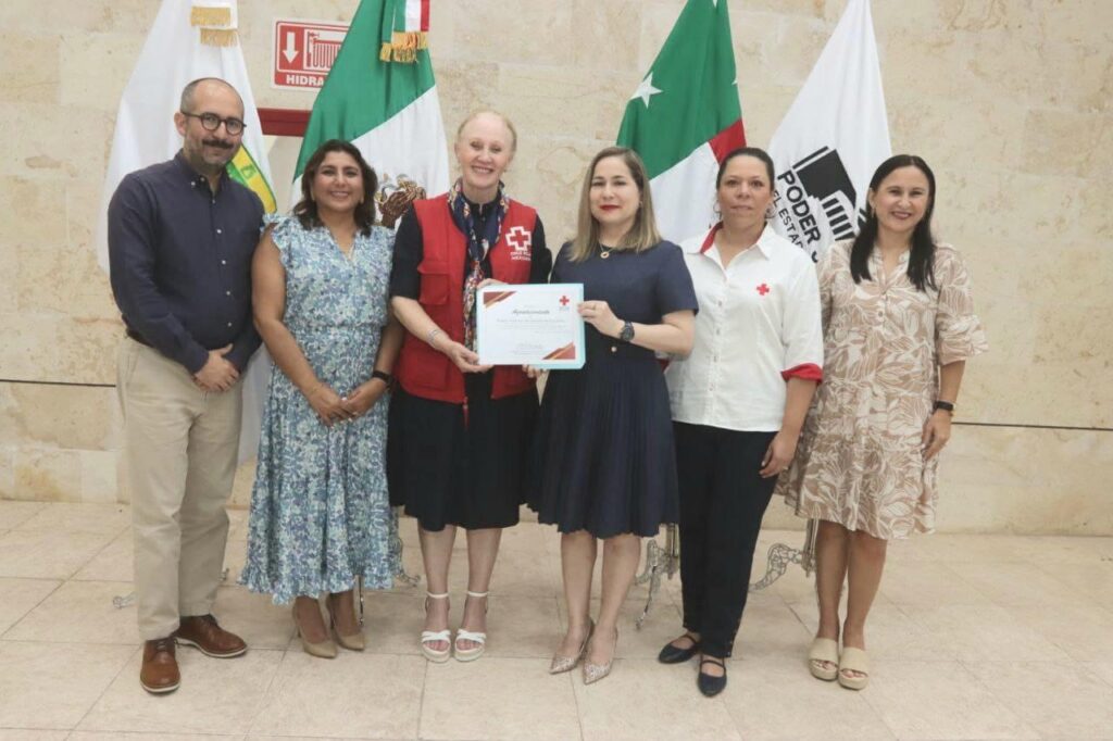 Poder Judicial de Yucatán entrega donativo a Cruz Roja