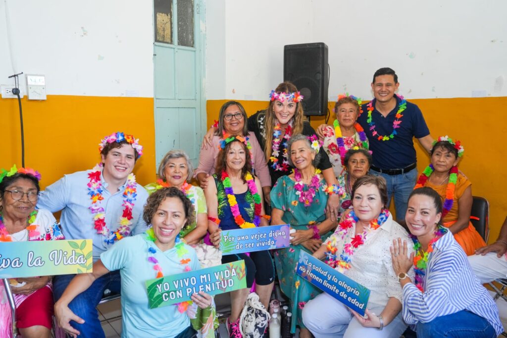 Mérida celebra a las personas mayores con programas de bienestar integral