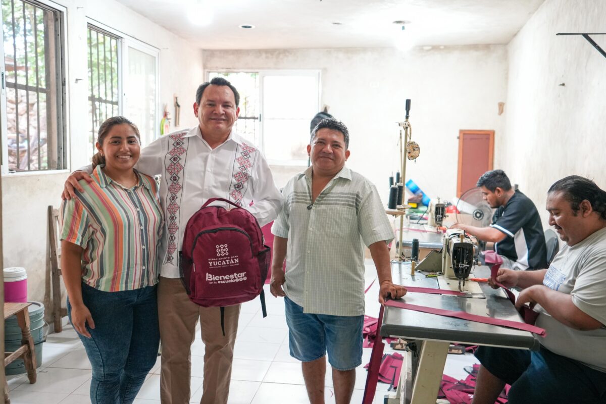 Bienestar en tu Escuela regala mochilas e impulsa empleo en Huhí