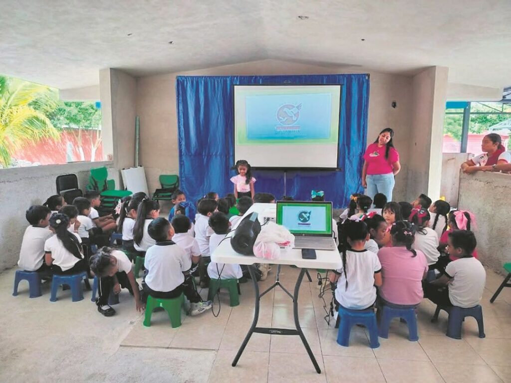 Proyecto Santa María impulsa talleres escolares para proteger loros en Yucatán