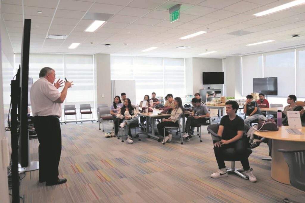 Proyectos de estudiantes yucatecos brillan en EU