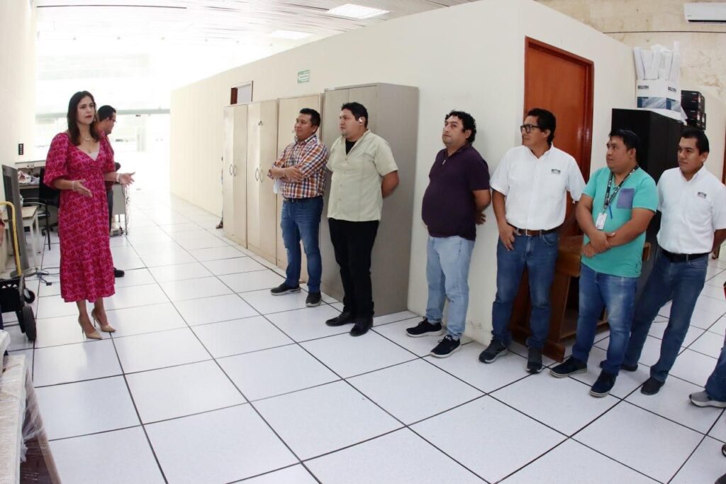 Erika Torres López refrenda compromiso con trabajadores del TSJE