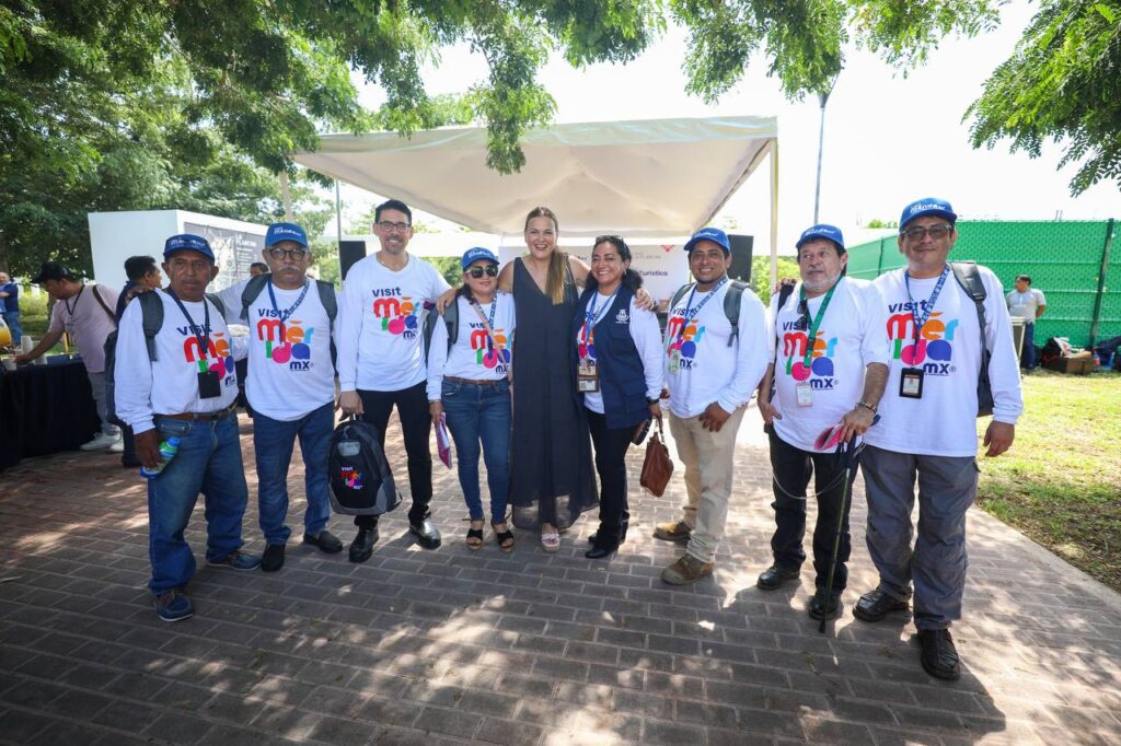 Cecilia Patrón inaugura módulo turístico en el Parque de la Plancha