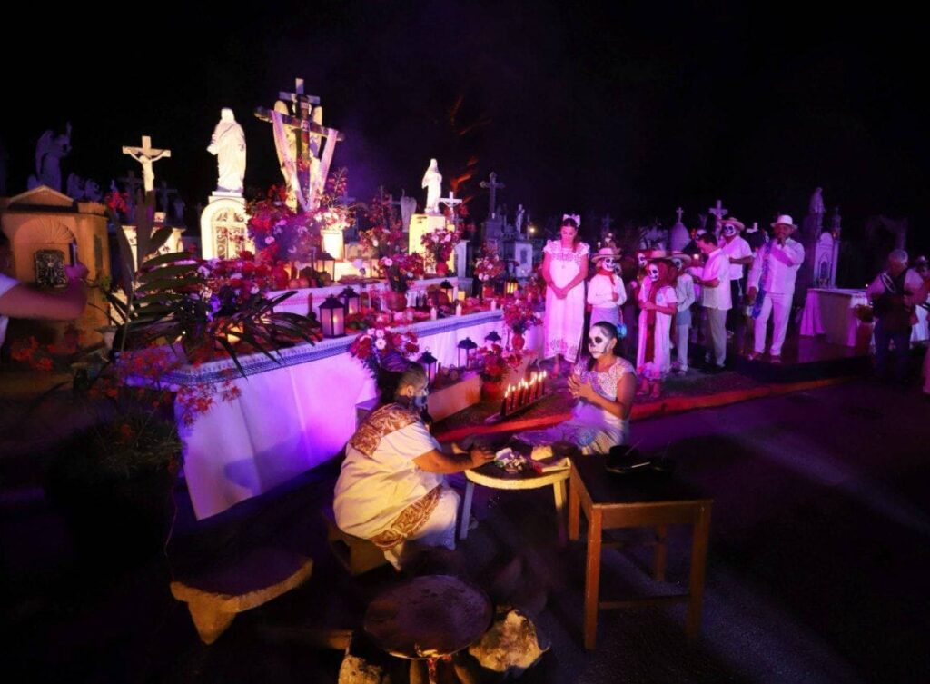 Alcaldesa presenta el Festival de las Ánimas 2025 en Mérida