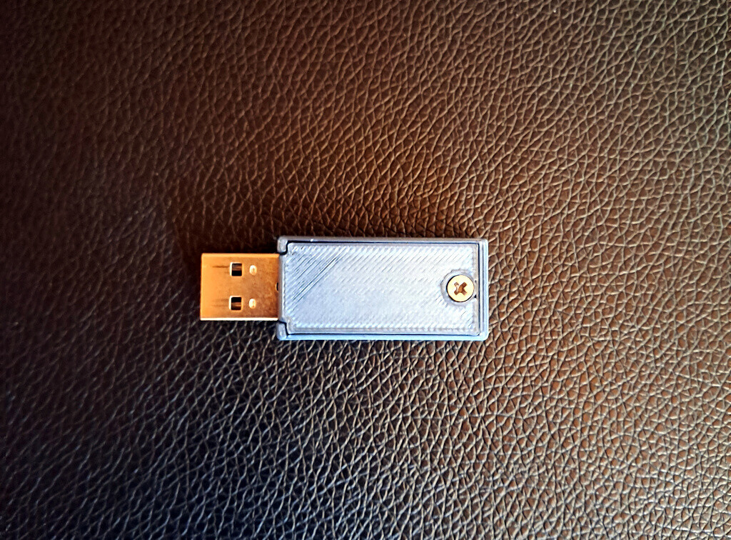 Blaustahl Storage Device: el pendrive que promete 200 años de vida útil