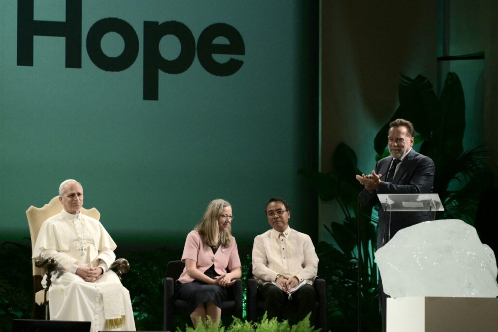 El papa y Schwarzenegger llaman a ciudadanos a actuar contra el cambio climático