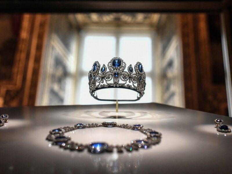 Dos detenidos por el robo de joyas en el museo del Louvre