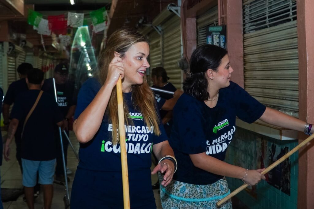 Jornada de limpieza en el Mercado Lucas de Gálvez