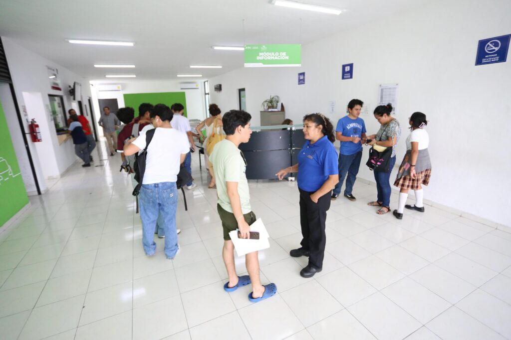 Anuncian ampliación de horario para renovación de tarjeta Va y ven a estudiantes