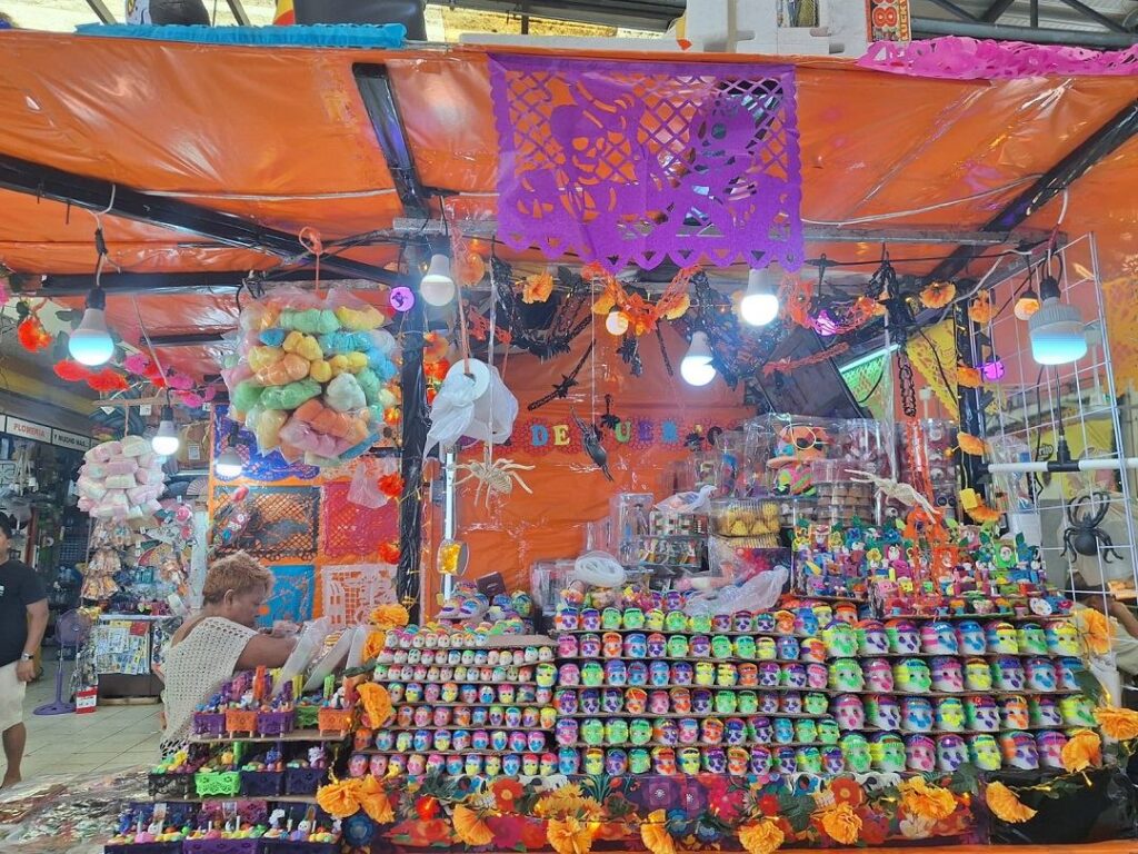 El Hanal Pixán resiste frente al avance del Halloween en el estado