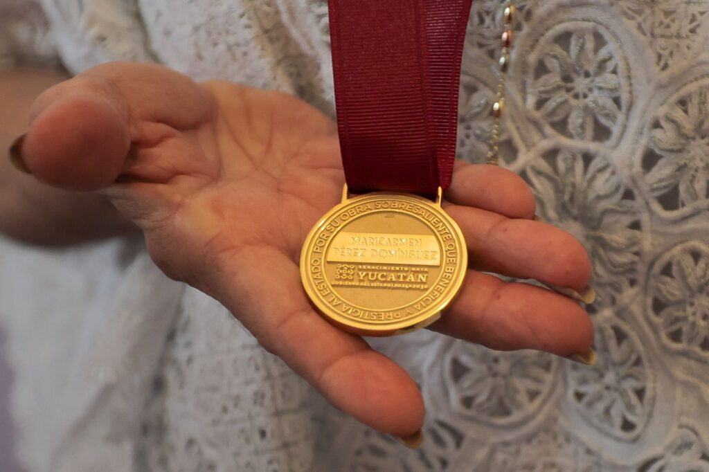 Maricarmen Pérez Domínguez recibe la Medalla Yucatán 2025 