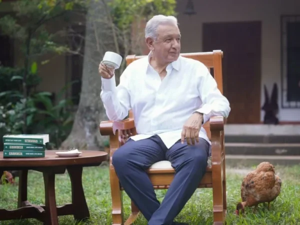 AMLO presenta “Grandeza” y reaparece desde Palenque