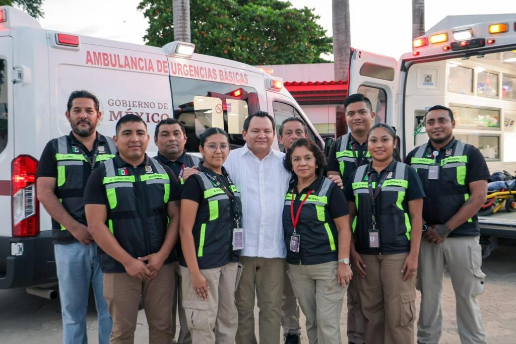 Fortalecen atención médica en Yucatán con nuevas ambulancias equipadas