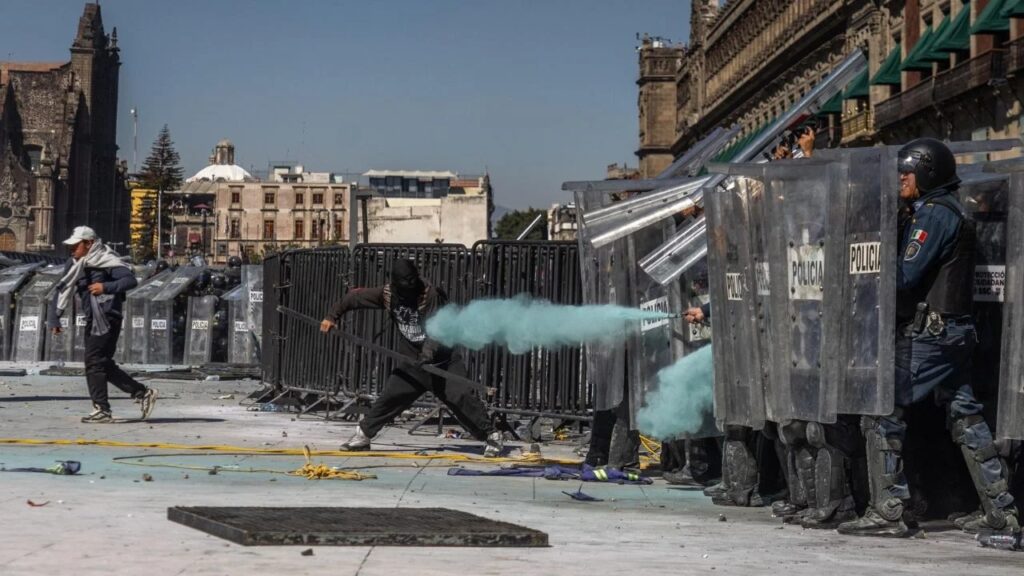 Sheinbaum niega represión y pide investigar violencia en marcha Z