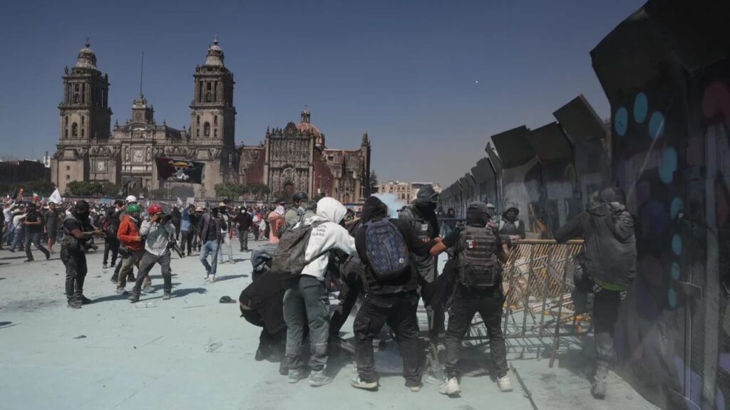 Sheinbaum niega represión y pide investigar violencia en marcha Z