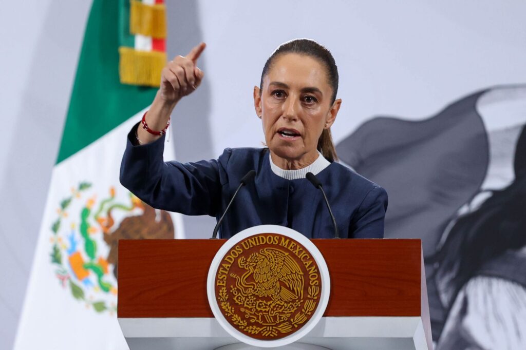 Presidenta Sheinbaum denuncia a hombre que la acoso: “Es un delito penal”