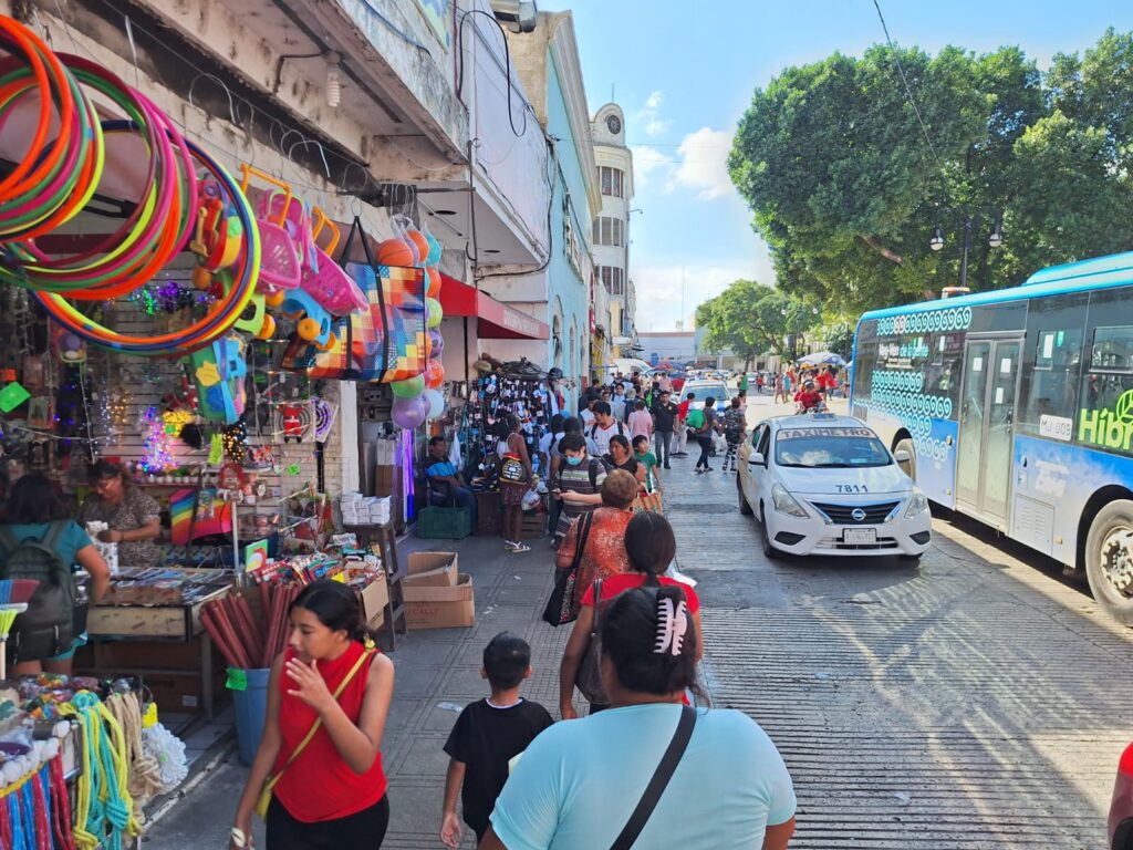 Compras de última hora saturan zonas comerciales de Mérida