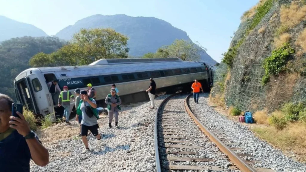 Semar confirma 13 muertos por descarrilamiento del Tren Interoceánico