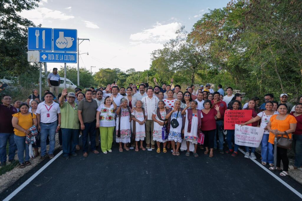 Rehabilitan vialidades y anuncian inversión para comedor escolar en Tecoh y Lepán