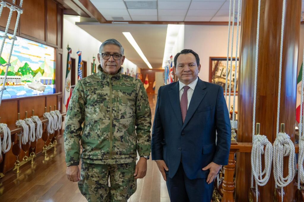 Díaz Mena revisa avances del Puerto de Altura de Progreso