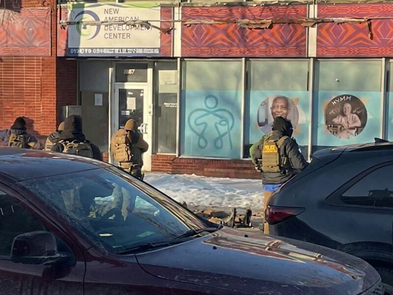 Video muestra a un agente de ICE disparar a civil desarmado en Mineápolis