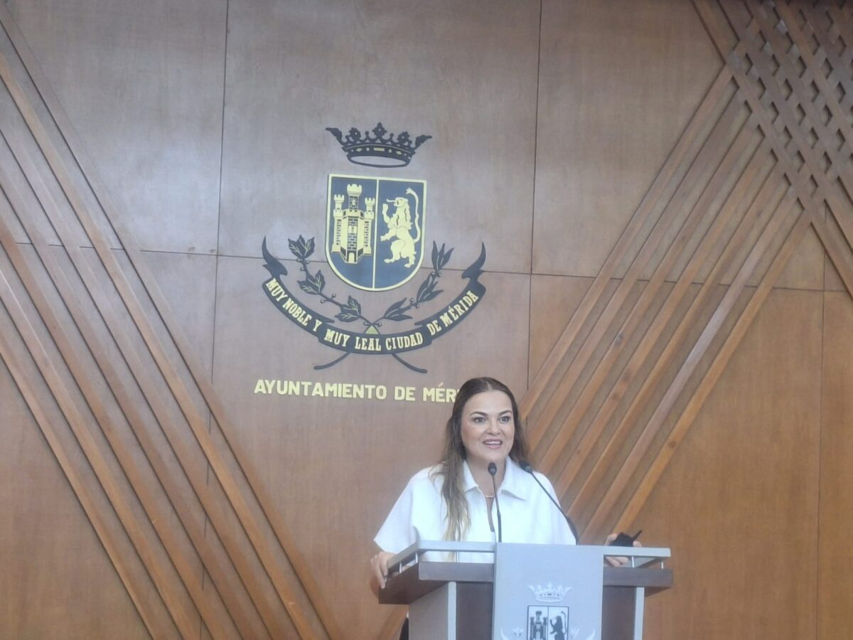 Mérida refuerza apoyo a las mujeres; Cecilia Patrón presenta balance