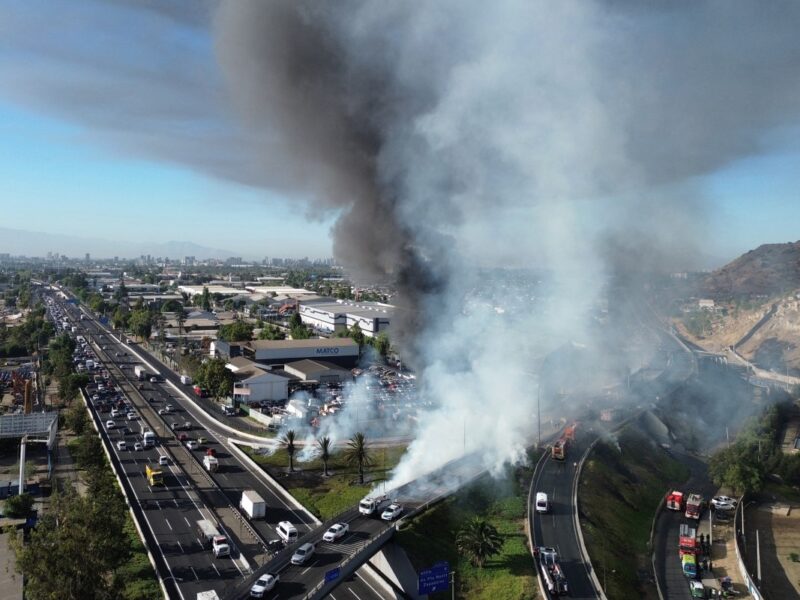 Explosión de camión en Santiago de Chile: 10 heridos y 4 muertos
