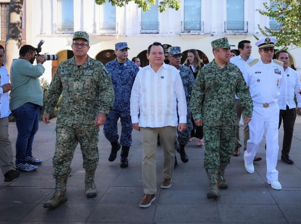 Gobierno de Yucatán conmemora al Ejército y la Fuerza Aérea Mexicana