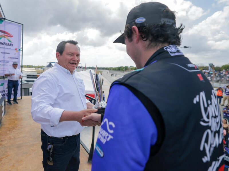 Díaz Mena encabeza premiación de la Súper Copa Roshfrans en Yucatán