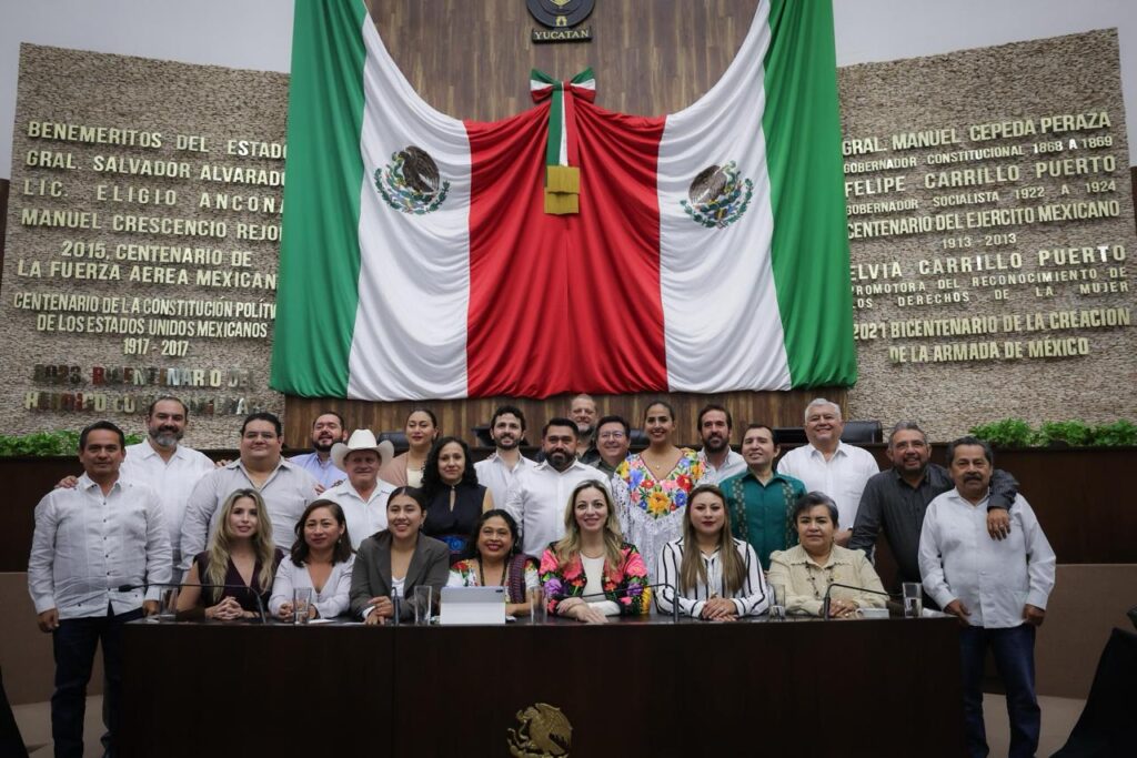 Gabinete de Díaz Mena expone logros en economía y obra pública ante el Congreso