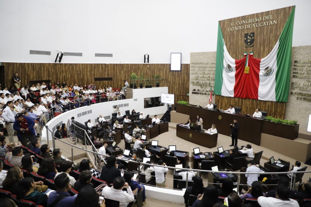 Avalan Plan B electoral con 21 votos a favor en el Congreso