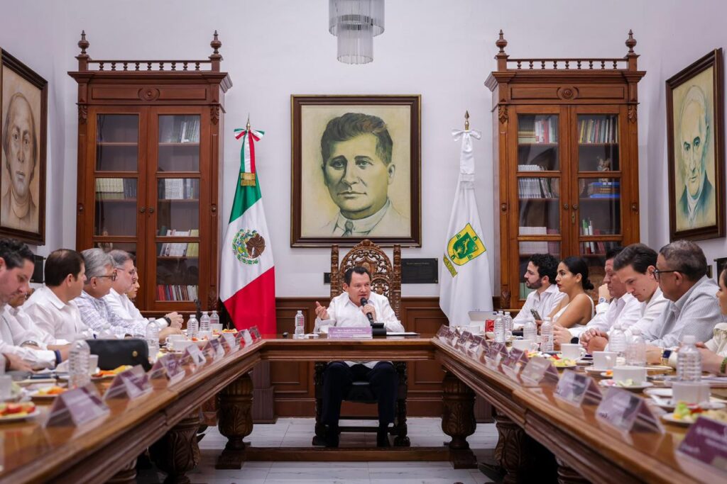 Empresarios y Gobierno de Yucatán revisan estrategia de crecimiento económico