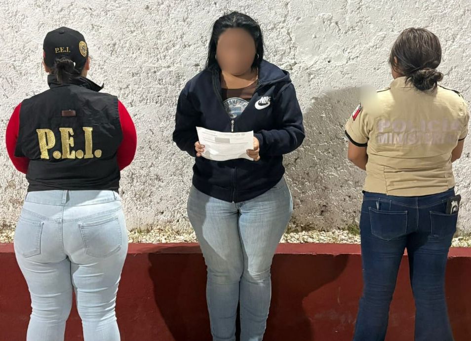 Operativo coordinado entre Yucatán y Campeche para capturar a estafadora de Facebook Marketplace.