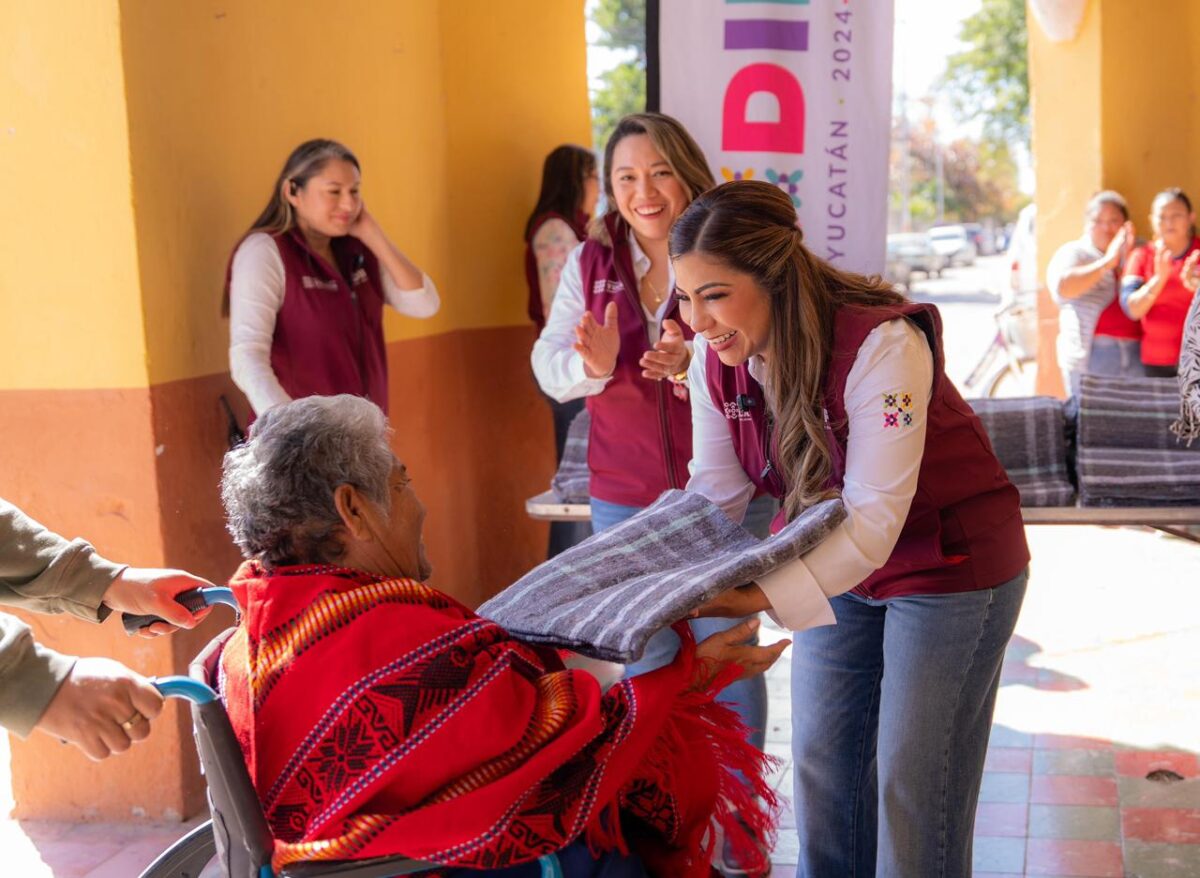 DIF Yucatán suma ya 3,500 cobertores entregados en comisarías de Mérida