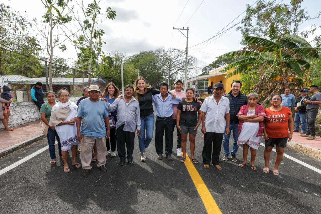 Cecilia Patrón entrega calles rehabilitadas en San Ignacio Tesip
