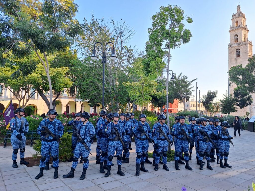 Izan la bandera para honra al Ejército y Fuerza Aérea en Mérida