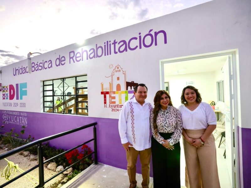 Joaquín Díaz Mena inaugura remodelación de la UBR en Tetiz