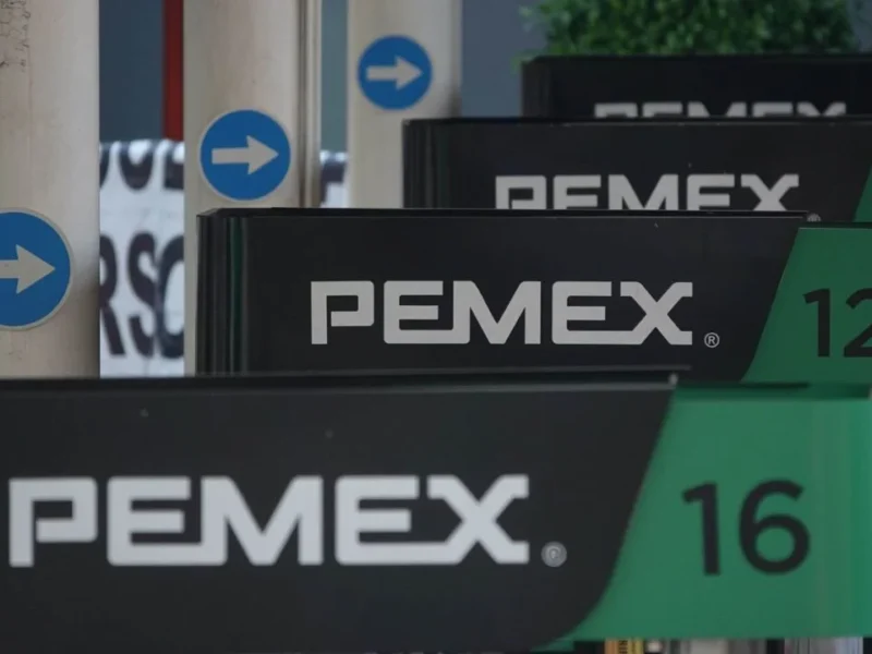 Pemex reduce 20% su deuda y fortalece finanzas en 2025