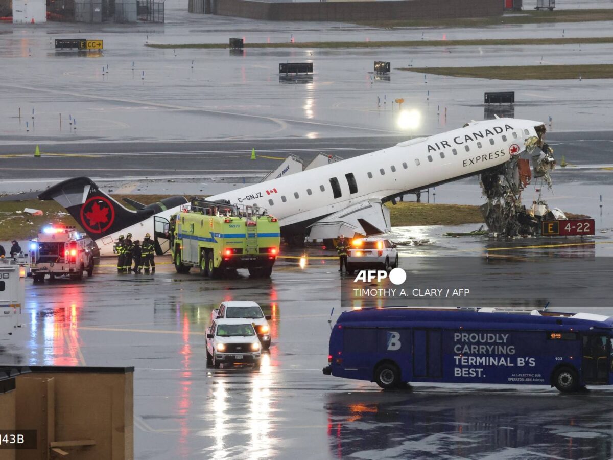 Choque en pista provoca tragedia en aeropuerto de Nueva York