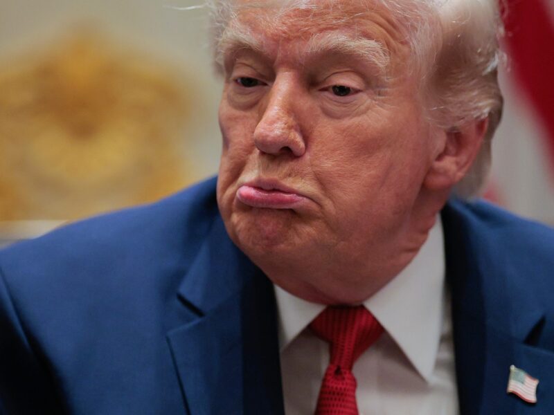 Departamento del Tesoro confirma que Trump "aparecerá" en los nuevos dólares