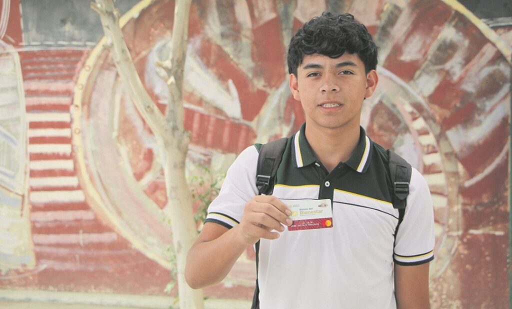 Arranca en Yucatán el pago de becas federales a estudiantes este mes de abril