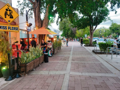 Buscan poner orden en paseo de Montejo; despejan banquetas