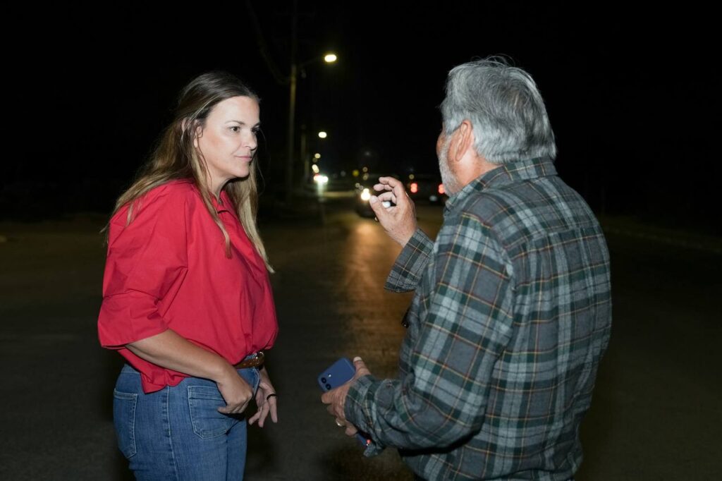 Cecilia Patrón renueva luminarias en comisarías de Mérida