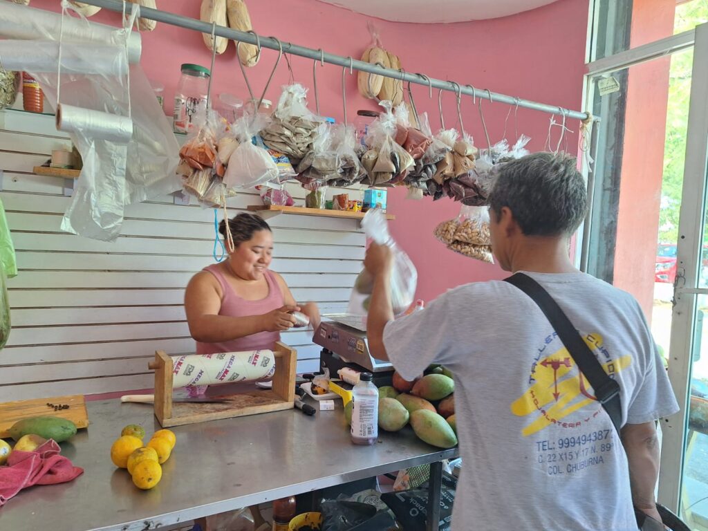 Inteligencia y constancia: la historiade Zulma en el mercado de Chuburná