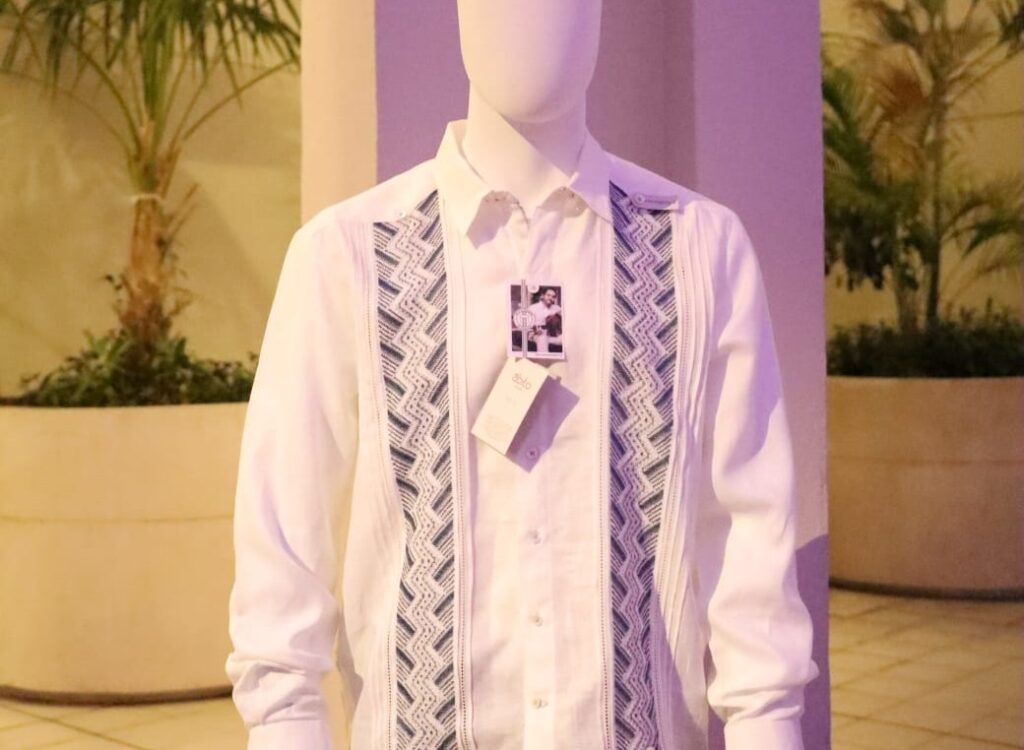 Día de la Guayabera con exposición en Mérida